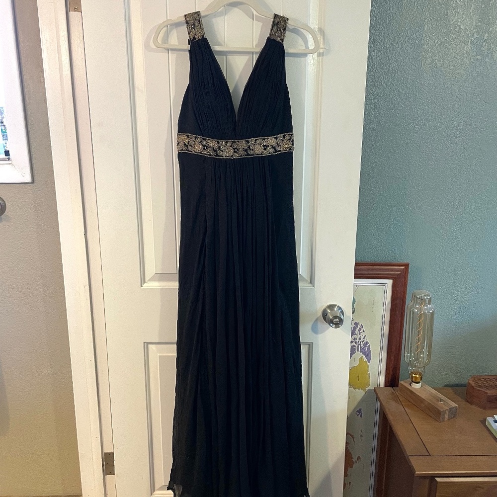 Marchesa Notte Formal Dress - Size 6
